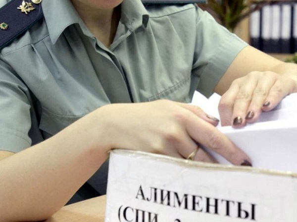 В каких случаях отец может взыскать алименты с ребёнка?